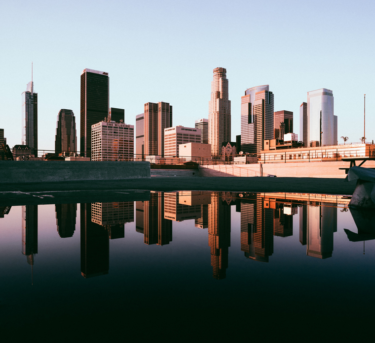 帮助客户在时代中完成蜕变